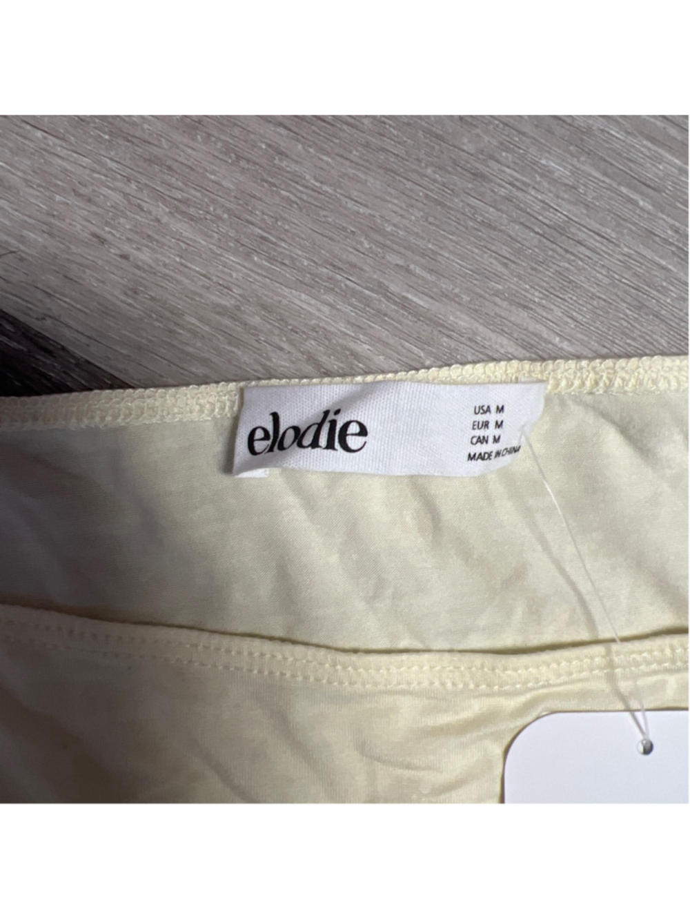 Elodie Short Sleeve Ruched Off-Shoulder Asymmetric Tee Top Yellow Size Medium - Picture 4 of 7